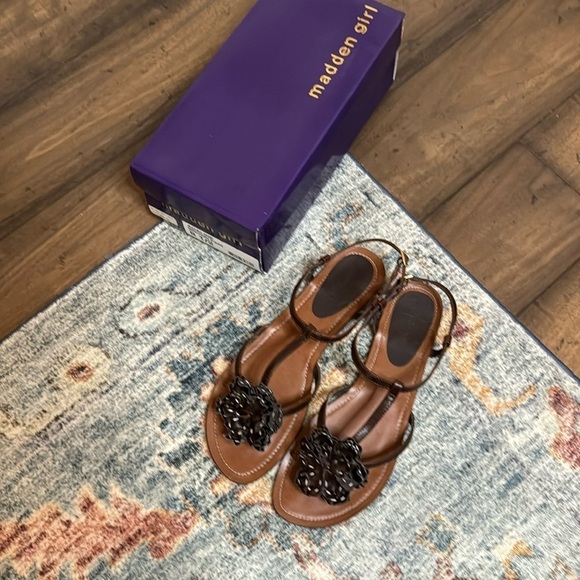 Madden girl Adaline Brown flower sandal size 8 1/2 - Picture 1 of 6